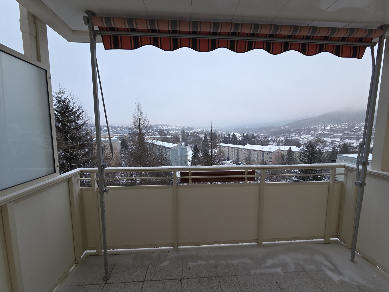 Balkon mit Markise
