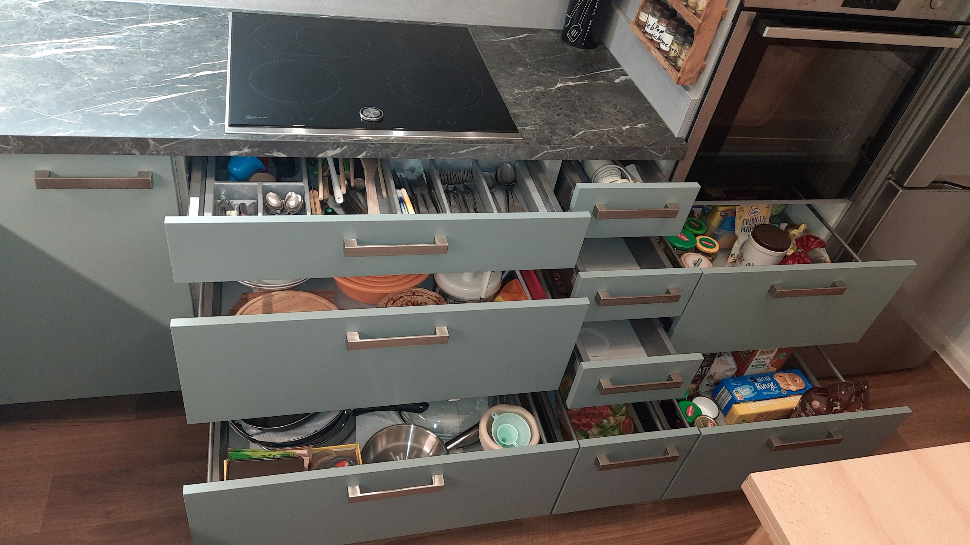 8. Auszugschränke mit Ein-AuszugDämpfung